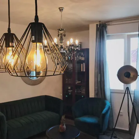 Apartment Central Perk Split