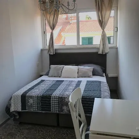 Apartment Central Perk Split